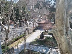-穹六人间 people 6(岳阳路店)