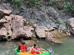 -安吉龙王山峡谷漂流