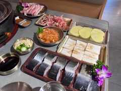 -围炉肉舍丹东海鲜烤肉·烤活鳗(步行街店)