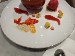 鸿运锦鲤莓果奶盖茶饮-哈根达斯(虹口店)