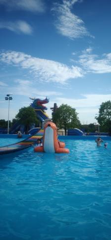 义乌水上乐园-"就在义乌小商品批发市场里面 位置还是.