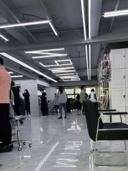 -宫铭烫发染发接发店