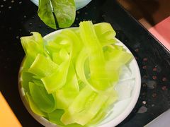 -洪氏嗨捞·广东猪肚鸡·椰子鸡火锅(西咸万象城店)