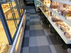 面包甜点陈列柜-恩朵烘焙坊(金街总店)