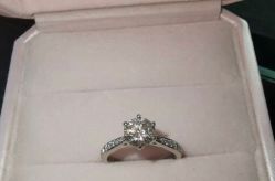 -威德钻石-克拉钻大本营(南京东路店)