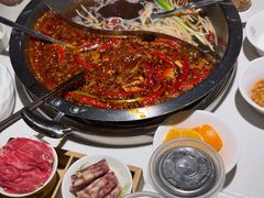 -茅草房·河畔园林火锅