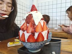 草莓生乳冰-WONDER ICE 萬得冰田(建設路总店)