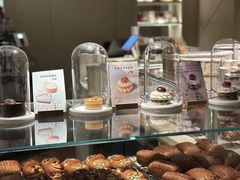 -VERIE BAKEHOUSE