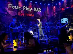 -FOUR PLAY BAR