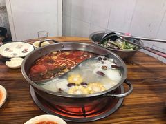 -周良天山牛杂城(天山路总店)