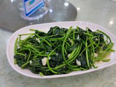 蒜蓉番薯叶-鹏城人家海鲜酒家·23年老字号(较场尾店)