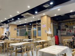 大堂-江城燕子大排档(江汉路步行街店)