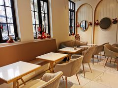 -Fridi Patisserie Cafe