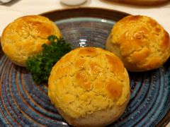 酥皮叉烧包-白天鹅宾馆-宏图府餐厅