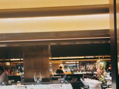 -钱小奴海鲜自助黑金店(杭州滨江龙湖店)