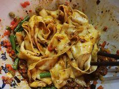 -陈仓老街美食天地