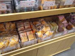 -良品铺子(五角场万达店)