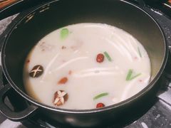 -三人行骨头王火锅(长寿店)