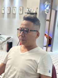 -老男孩男士理容馆·理发·烫染·修面