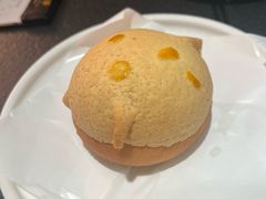有真菠萝的菠萝包-蝴蝶里·粤菜·点心(滨江龙湖店)