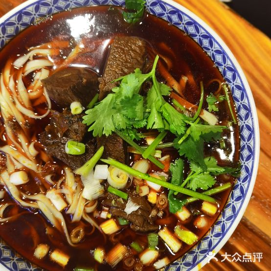 瓦罐牛肉拉(中山三路店)