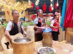 -老滇山寨•云南特色菜•地方菜•民族风情歌舞表演(金碧店)