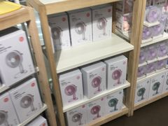 -名创优品(机场路百信广场店)