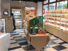 -85度C(生甜甜圈研究工坊·上海平凉店)