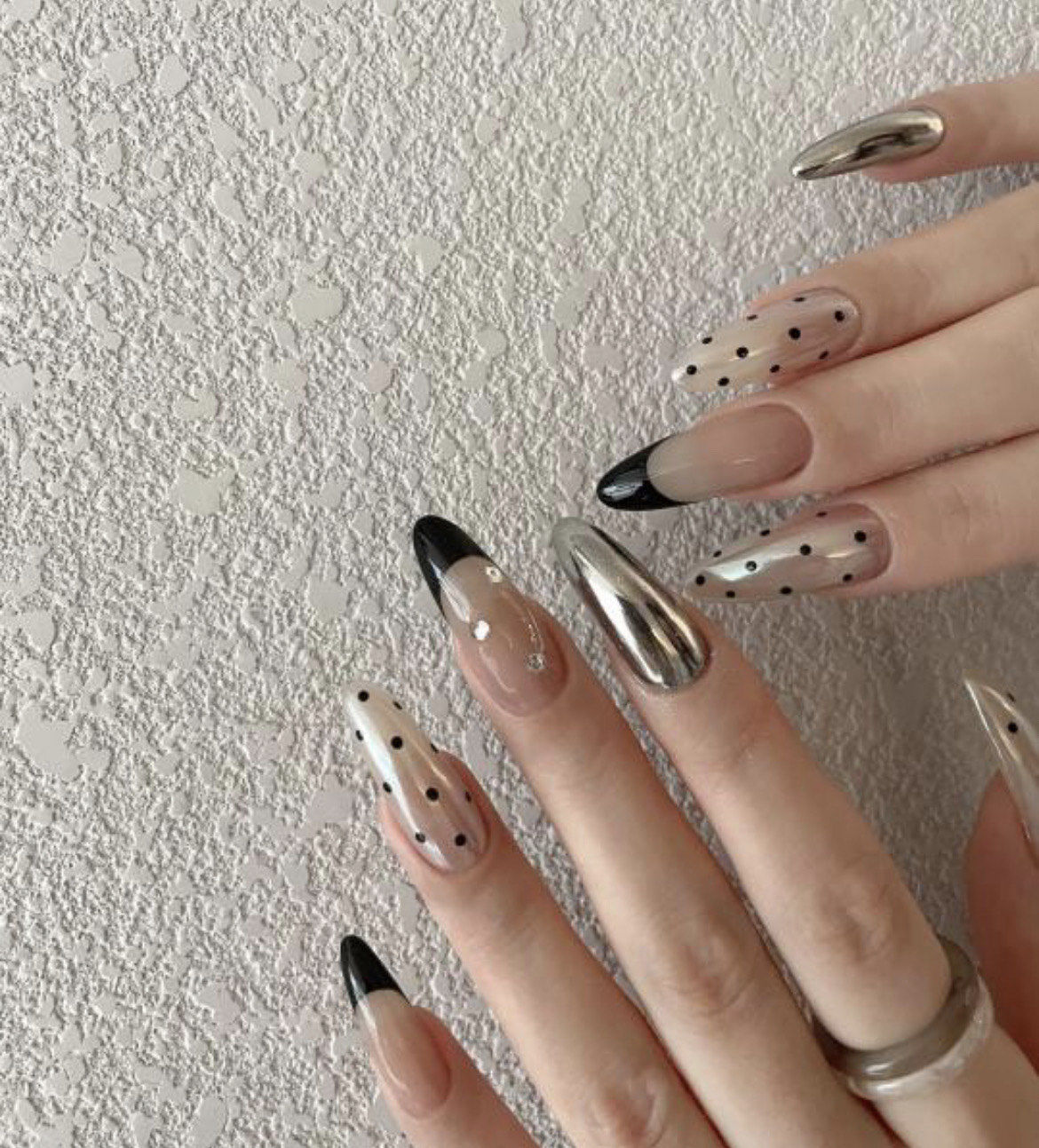 黑白波点美甲97