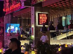 -FOUR PLAY BAR