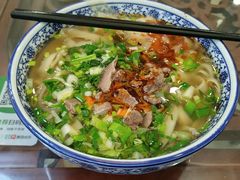 刀削牛肉面-西域美食蘭州拉面