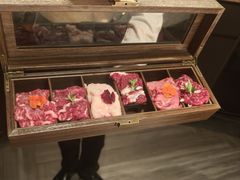 -左庭右院鲜牛肉火锅黑金店(陆家嘴中心店)