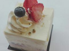 -顶东面包花园·生日蛋糕(世博店)