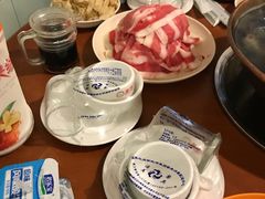 -洞庭洲·防空洞火锅·烧烤·铜锅涮肉(新百广场店)