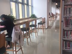 -万江图书馆