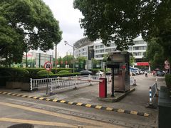 入口-源深体育中心-停车场