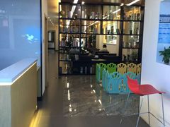 -上海华裕比亚迪4S店