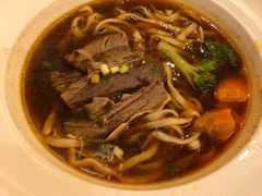 金牌红烧牛肉面-康师傅私房牛肉面(北京南站店)