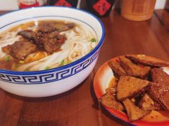 -矮子粉店1985·长沙米粉(湘春路店)