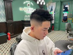 -海文先生国潮烫染男士理发馆