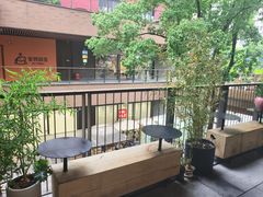 -瑞虹新天地月亮湾
