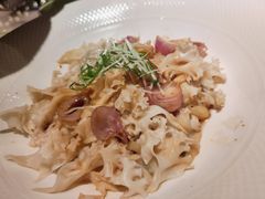 白灼秋葵绣球菌-蝴蝶里·粤菜·点心(滨江龙湖店)