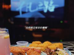 -K+全国连锁KTV(绿地缤纷天地店)