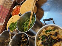 -丽丽三鲜螺蛳粉(田林路店)