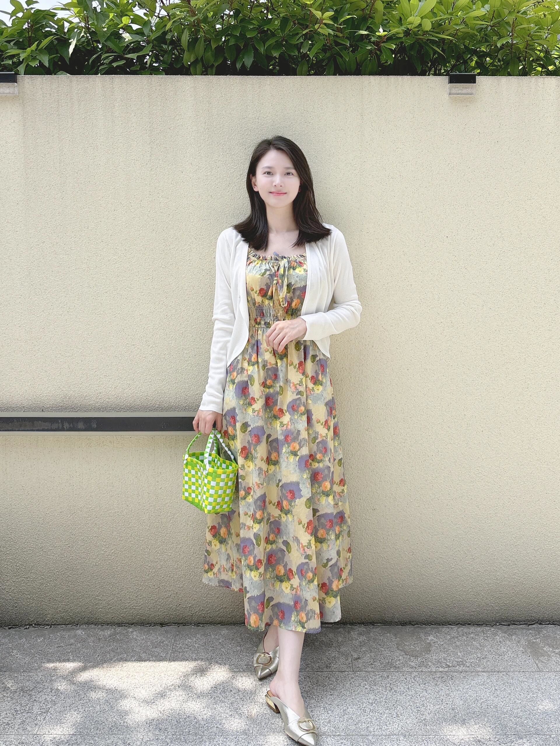 春天来了,花朵裙穿上身