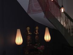 -Noir. Dining in the Dark