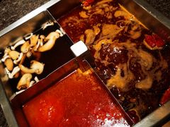 老妈招牌红汤-皇城老妈·大连海鲜火锅(港湾店)