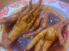 -爆炸头阿姨小四川正宗川味小吃(无任何分店)