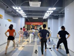 -静待花开瑜伽尊巴会馆