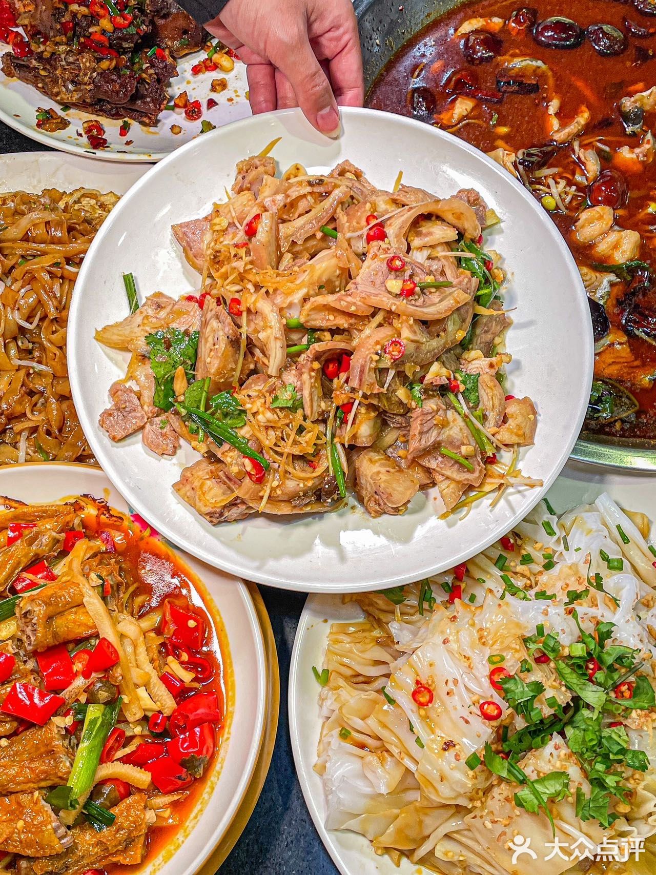 直接上手啃超级爽，如果能嘬上一口啤酒真的无敌